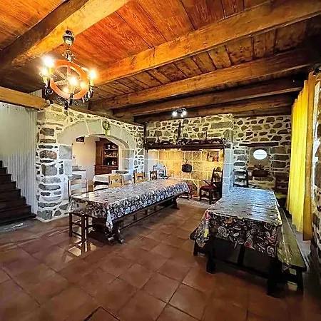 A La Ferme Au Coeur De L'auvergne Hotel 4*