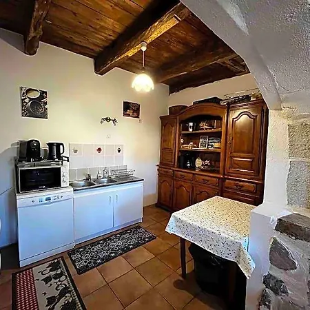 A La Ferme Au Coeur De L'auvergne 4*