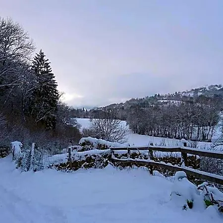 A La Ferme Au Coeur De L'auvergne Hotel 4*